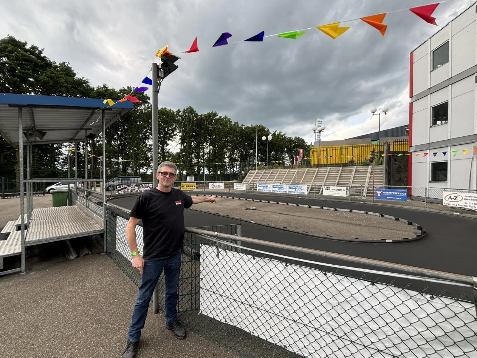 Hooked Racing visiting the radio-controlled oval at Raceway Venray